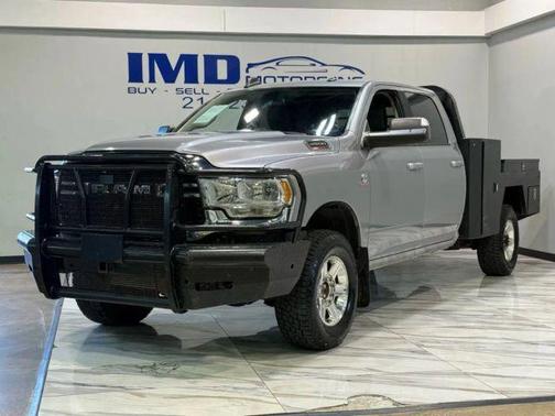 2020 RAM 2500 Big Horn Crew Cab 4x4 8' Box
