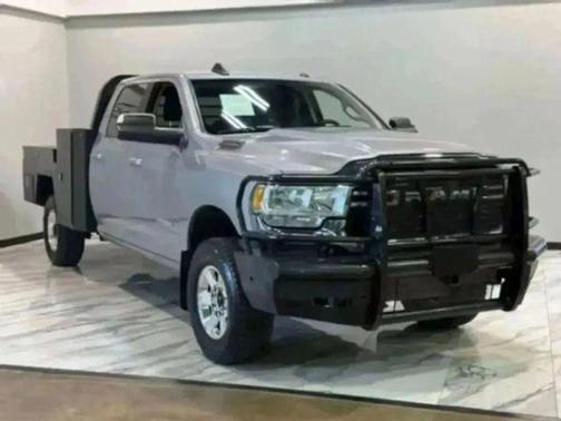 2020 RAM 2500 Big Horn Crew Cab 4x4 8' Box