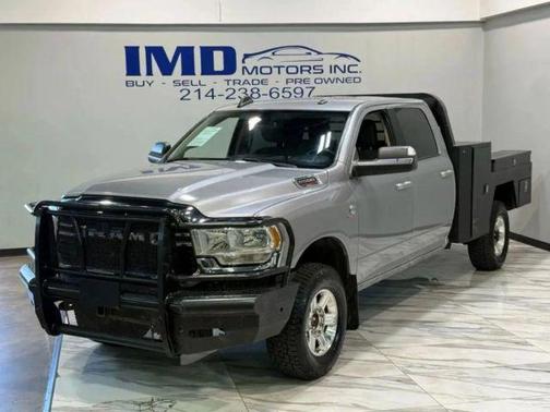 2020 RAM 2500 Big Horn Crew Cab 4x4 8' Box