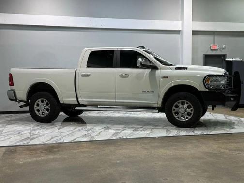 2019 RAM 2500 Laramie Crew Cab 4x4 6'4' Box