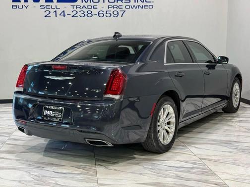 2017 Chrysler 300 Limited