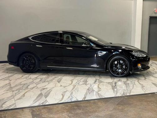 2015 Tesla Model S 85D