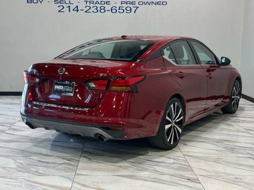 2021 Nissan Altima SR FWD