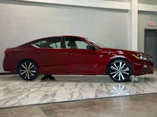 2021 Nissan Altima SR FWD