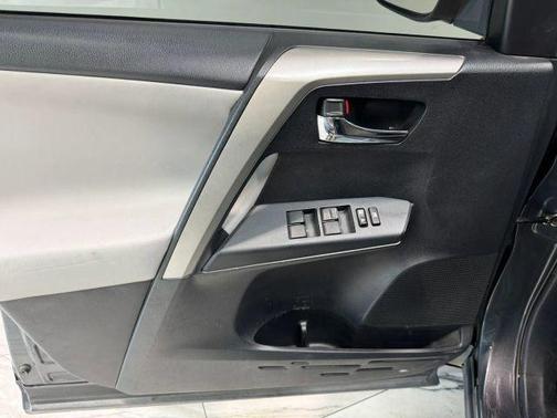 Magnetic Gray Metallic 2016 Toyota RAV4 XLE