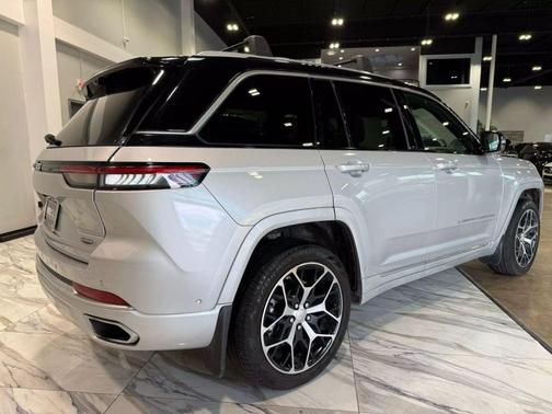 2022 Jeep Grand Cherokee 4xe Summit Reserve
