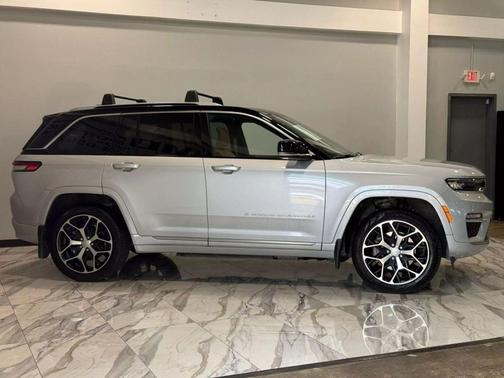 2022 Jeep Grand Cherokee 4xe Summit Reserve