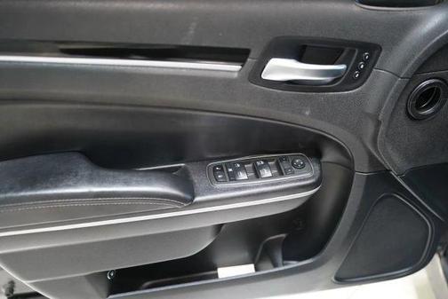 Granite Crystal Metallic Clearcoat 2022 Chrysler 300 S