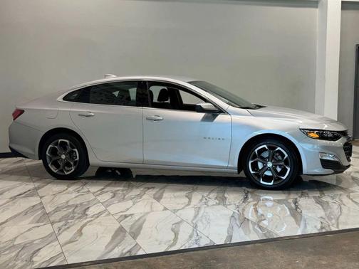 2022 Chevrolet Malibu FWD LT