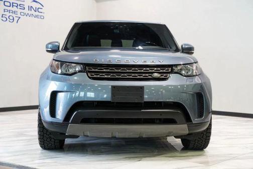 Gray 2018 Land Rover Discovery SE
