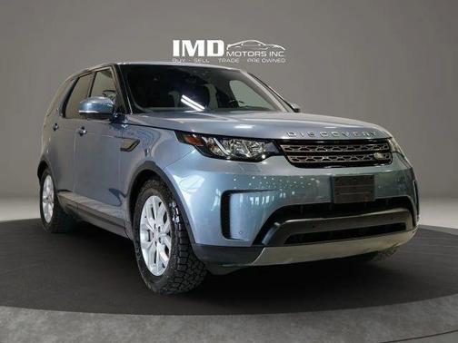 Gray 2018 Land Rover Discovery SE