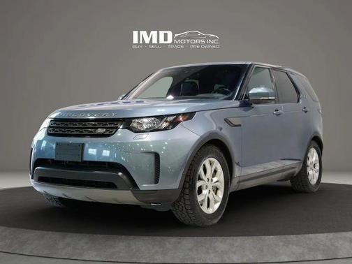 Gray 2018 Land Rover Discovery SE