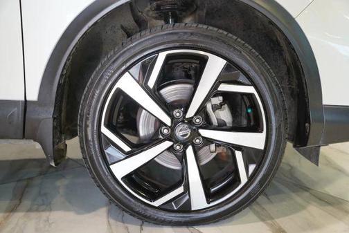 Pearl White Tricoat 2020 Nissan Rogue Sport SL