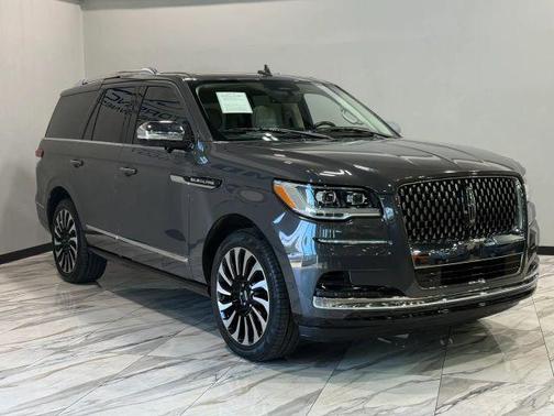 Chroma Caviar Dark Gray Metallic Clearcoat 2023 Lincoln Navigator Black Label
