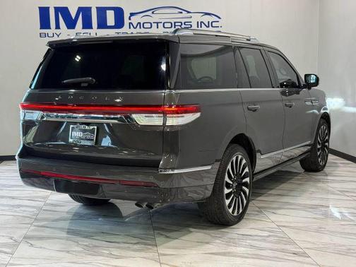 Chroma Caviar Dark Gray Metallic Clearcoat 2023 Lincoln Navigator Black Label