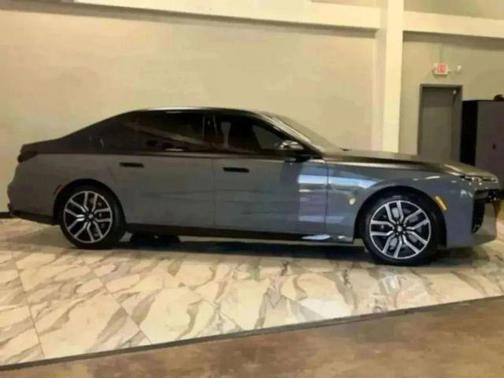 2025 BMW 760 xDrive