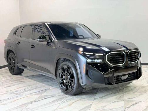 Carbon Black Metallic 2023 BMW XM Base