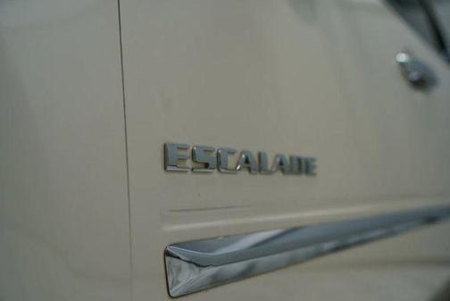 White Diamond Clearcoat 2013 Cadillac Escalade Platinum Edition