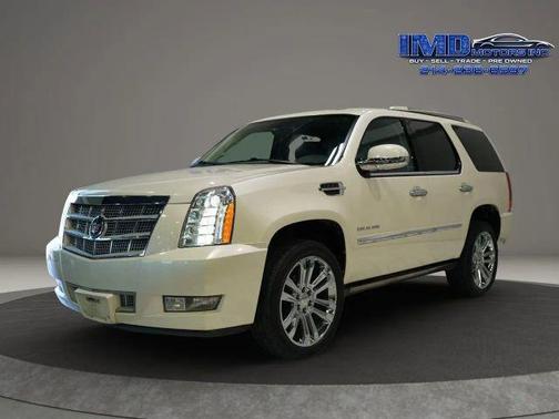 White Diamond Clearcoat 2013 Cadillac Escalade Platinum Edition