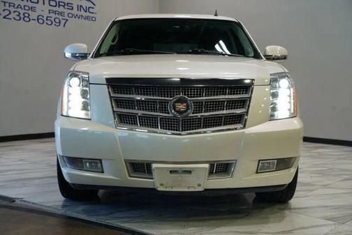 White Diamond Clearcoat 2013 Cadillac Escalade Platinum Edition