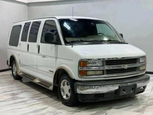 2002 Chevrolet Express 1500 Base