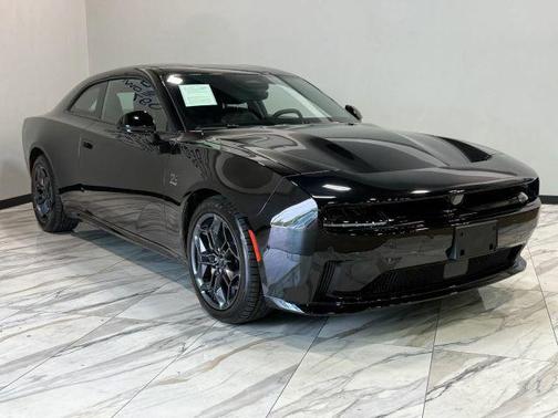 Diamond Black Crystal Pearlcoat 2025 Dodge Charger Daytona R/T