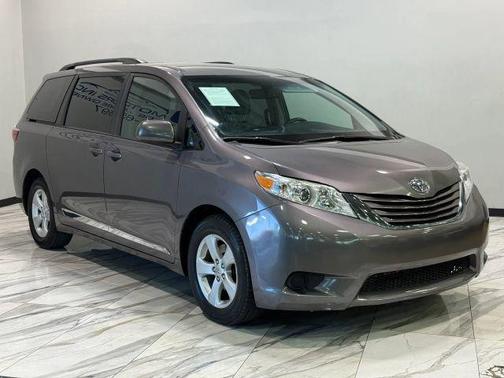2017 Toyota Sienna LE