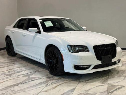 Bright White Clearcoat 2023 Chrysler 300 Touring