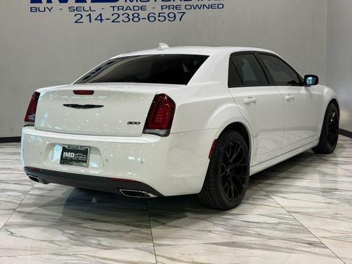 Bright White Clearcoat 2023 Chrysler 300 Touring