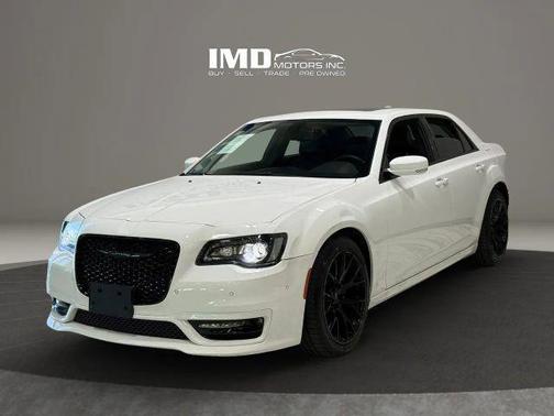 Bright White Clearcoat 2023 Chrysler 300 Touring