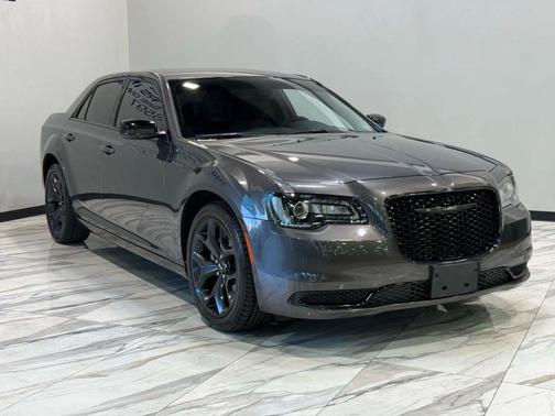 2023 Chrysler 300 Touring