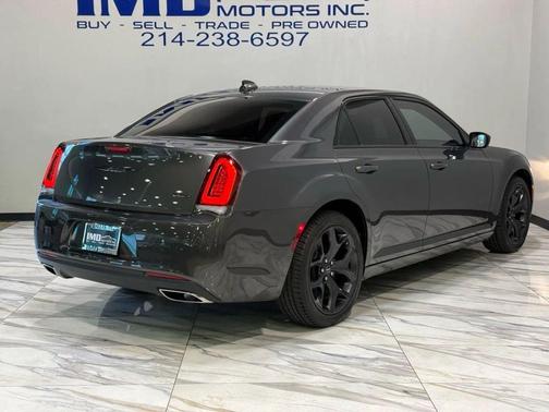 2023 Chrysler 300 Touring