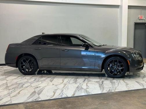 2023 Chrysler 300 Touring