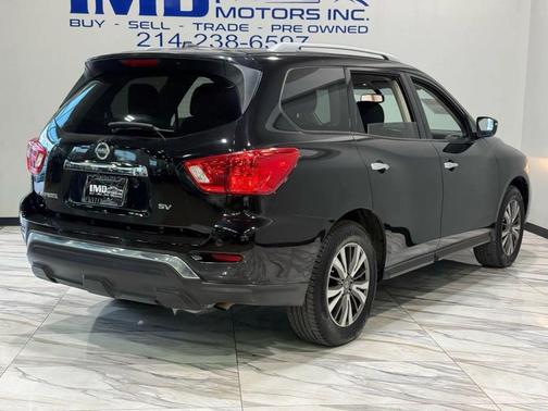 2018 Nissan Pathfinder SV