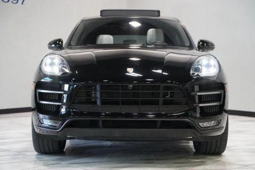 2018 Porsche Macan Macan Turbo