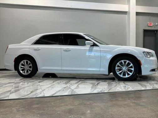 2021 Chrysler 300 Touring