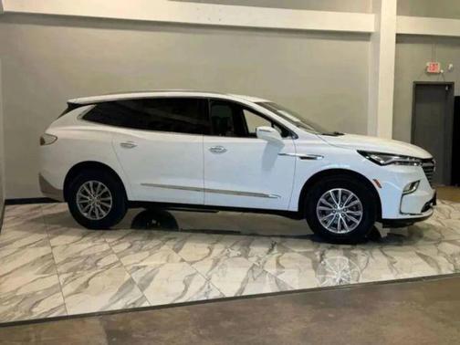 2023 Buick Enclave Essence FWD