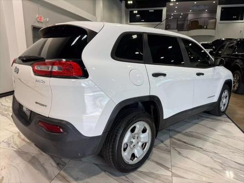 2017 Jeep Cherokee Sport