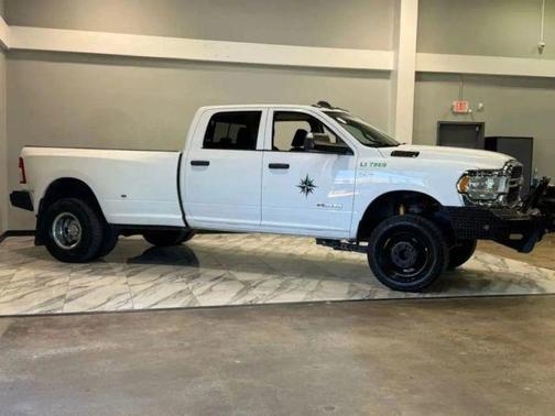 2020 RAM 3500 Tradesman Crew Cab 4x4 8' Box