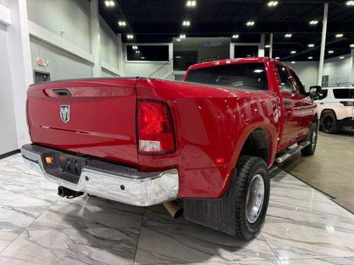 2018 RAM 3500 Tradesman Crew Cab 4x4 8' Box
