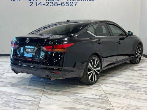 2020 Nissan Altima SR FWD