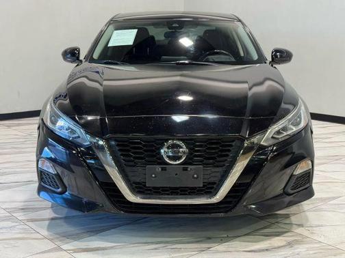 2020 Nissan Altima SR FWD