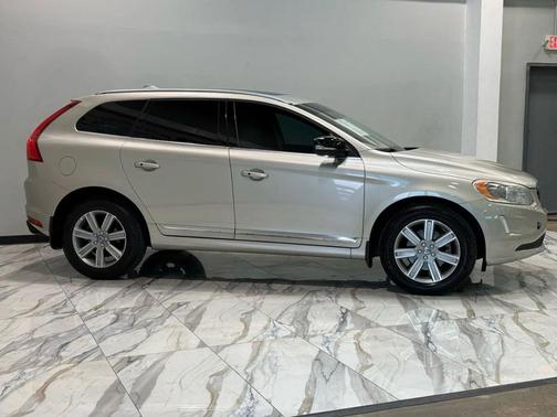 2017 Volvo XC60 T5 Inscription