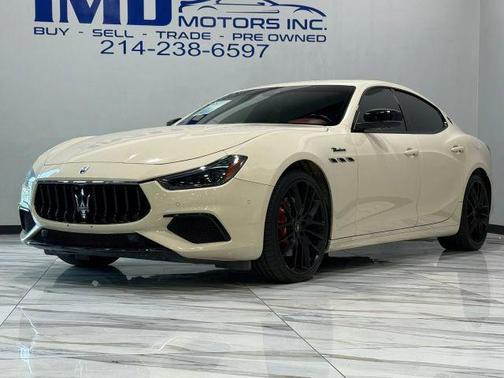 Bianco 2022 Maserati Ghibli Modena