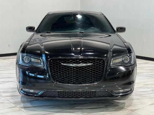 2019 Chrysler 300 S