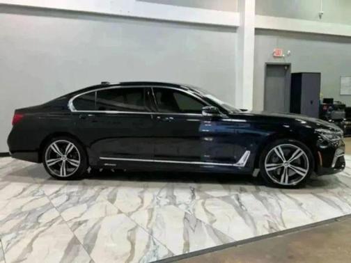 2017 BMW 750 i xDrive