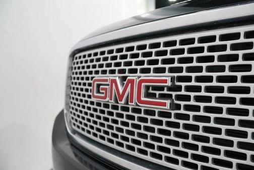 Onyx Black 2017 GMC Yukon XL Denali