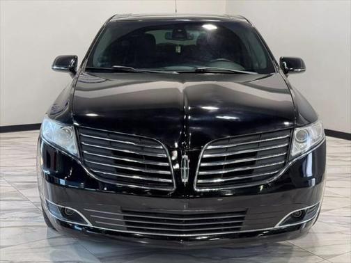 2017 Lincoln MKT Livery