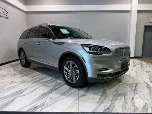 Silver Radiance Metallic Clearcoat 2023 Lincoln Aviator Standard