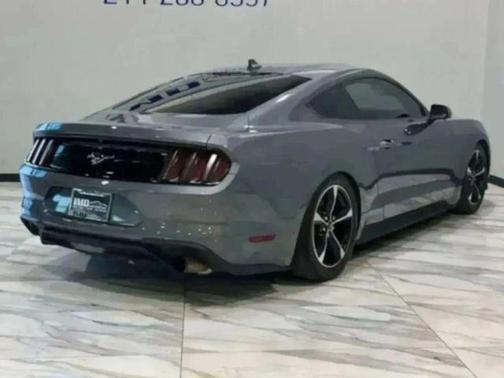2022 Ford Mustang EcoBoost
